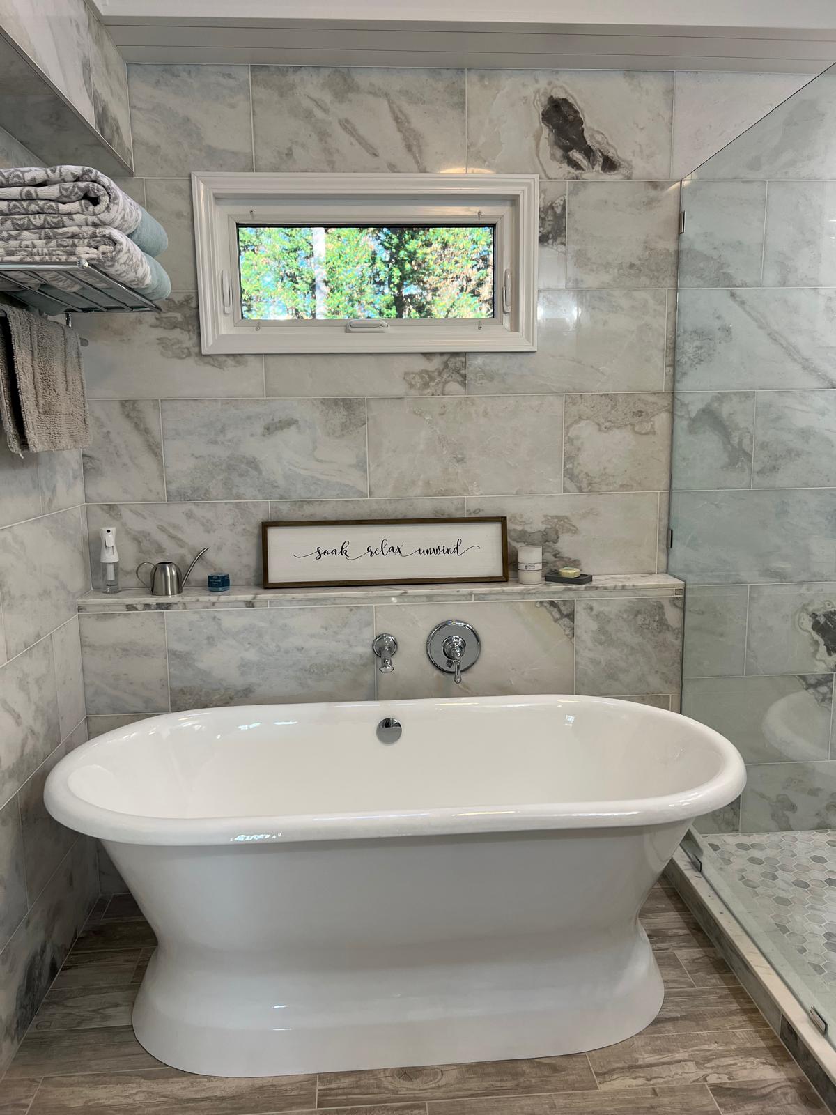 Freestanding tub